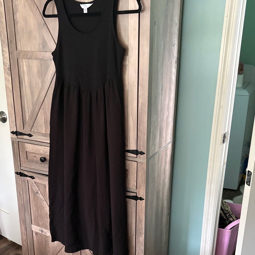 Time and Tru Black Sleeveless Maxi Dress